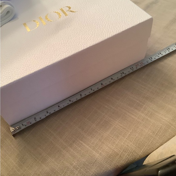 Dior Luxurious Large Box, Bag, Ribbon Gold Star & Paper. - Picture 6 of 7